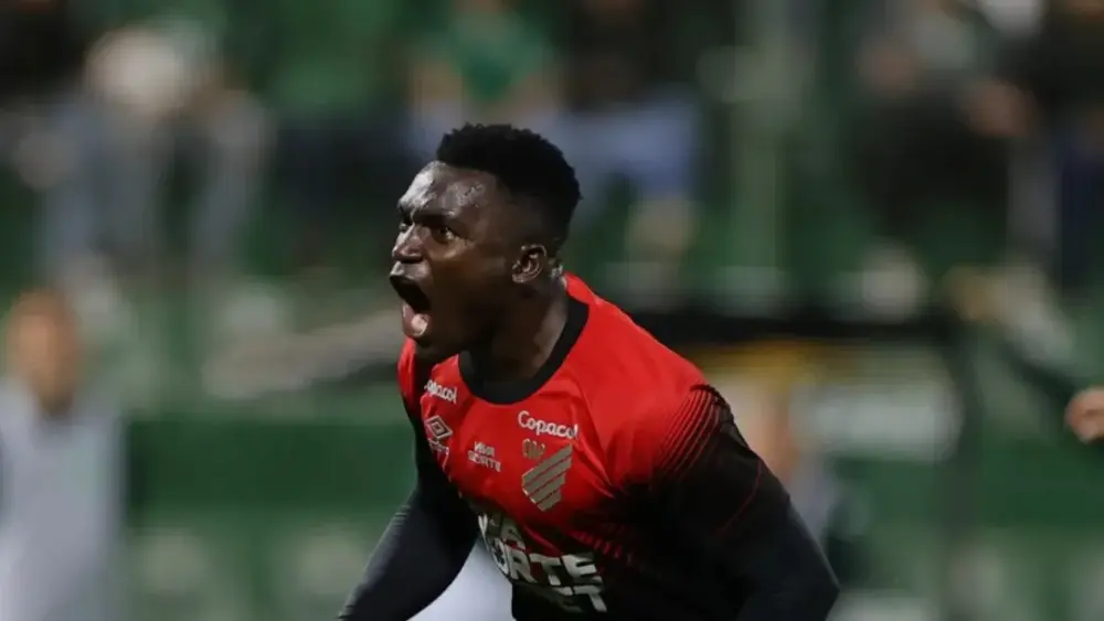 Athletico-PR empata com Bragantino e estaciona na 3ª colocação