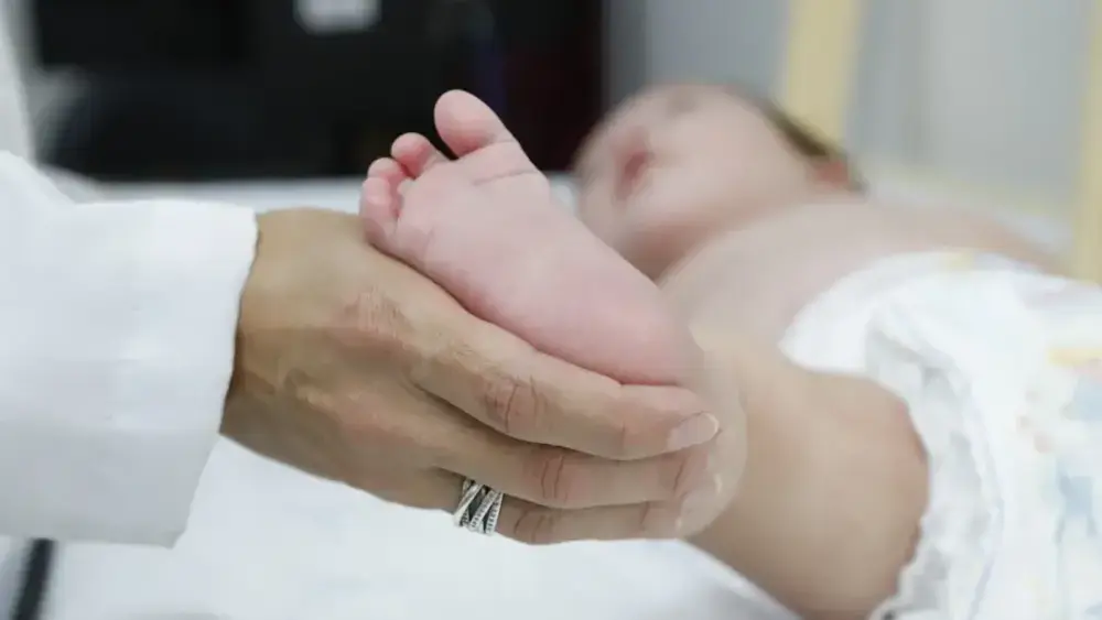 Atraso no teste do pezinho dificulta tratamento da AME no Brasil