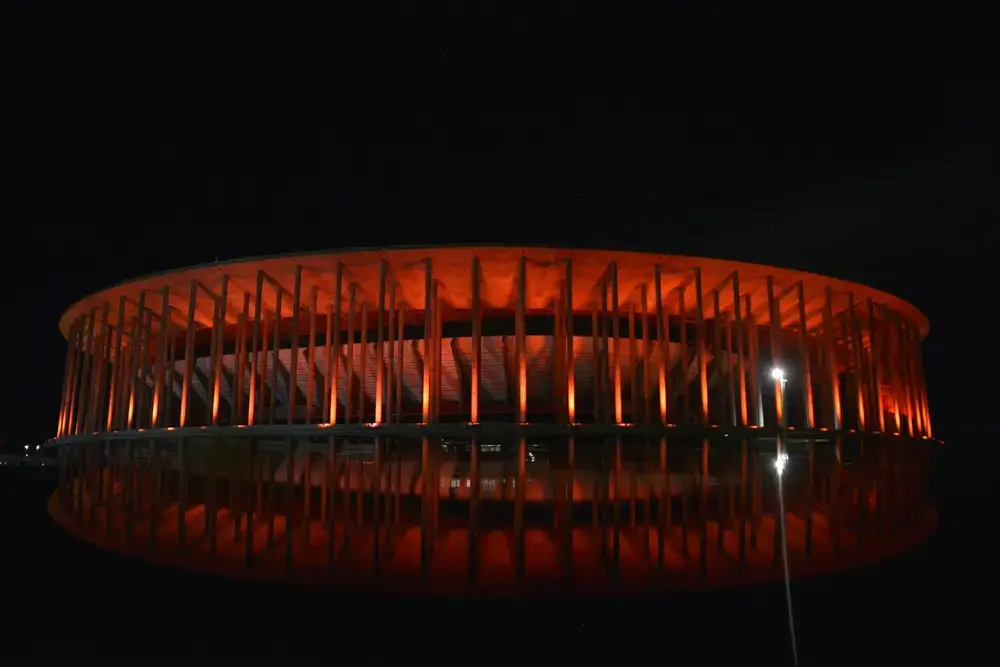Brasília ilumina monumentos no Maio Laranja contra abuso infantil