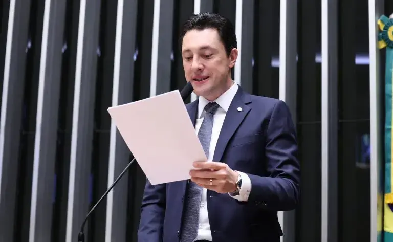 Câmara aprova minirreforma de multas e contas partidárias