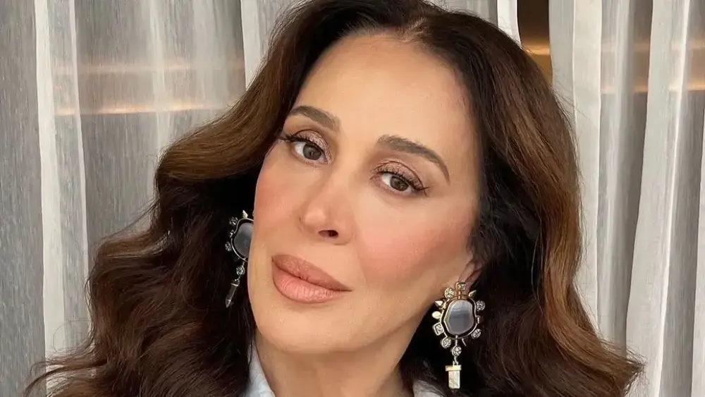 Claudia Raia relembra boatos de HIV e arrependimento com Collor
