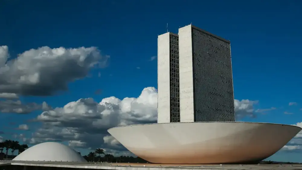 Congresso fortalecido reduz transparência, aponta estudo