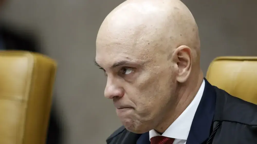 Datafolha: 59% acham que Moraes errou ao proibir visita de Flávio a Bolsonaro