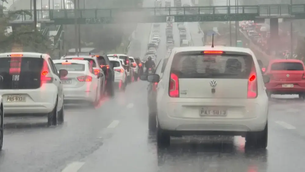 Dia dos Namorados no DF terá chuva e trovoadas, alerta Inmet
