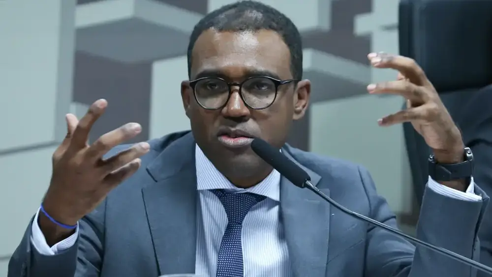 Diretor do BC relata à PF ambiente hostil e medo de vazamentos no caso Master