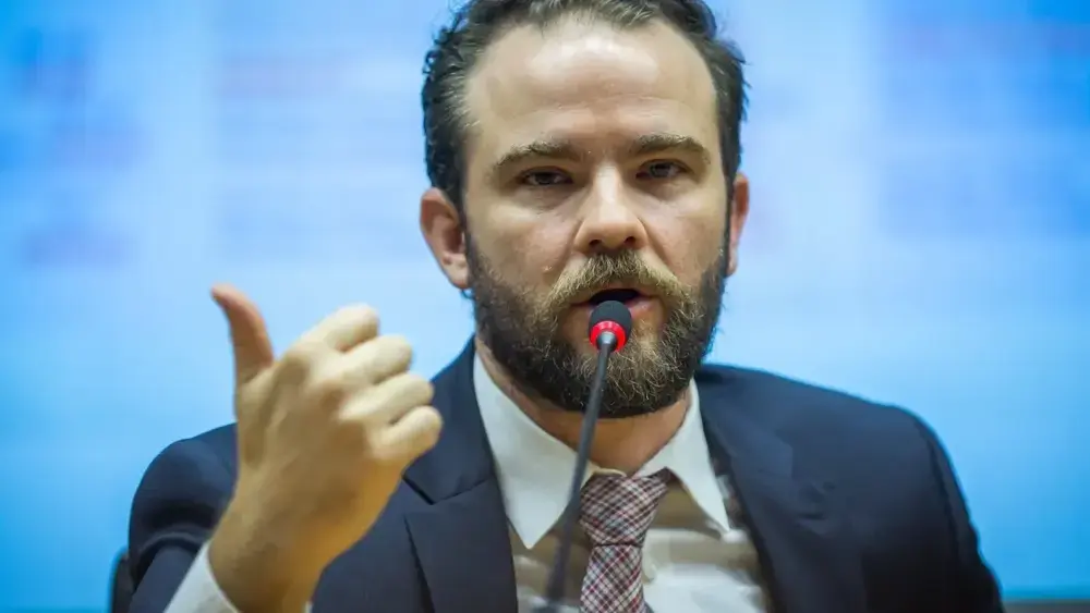 Fim do mês: Desenrola para adimplentes será anunciado