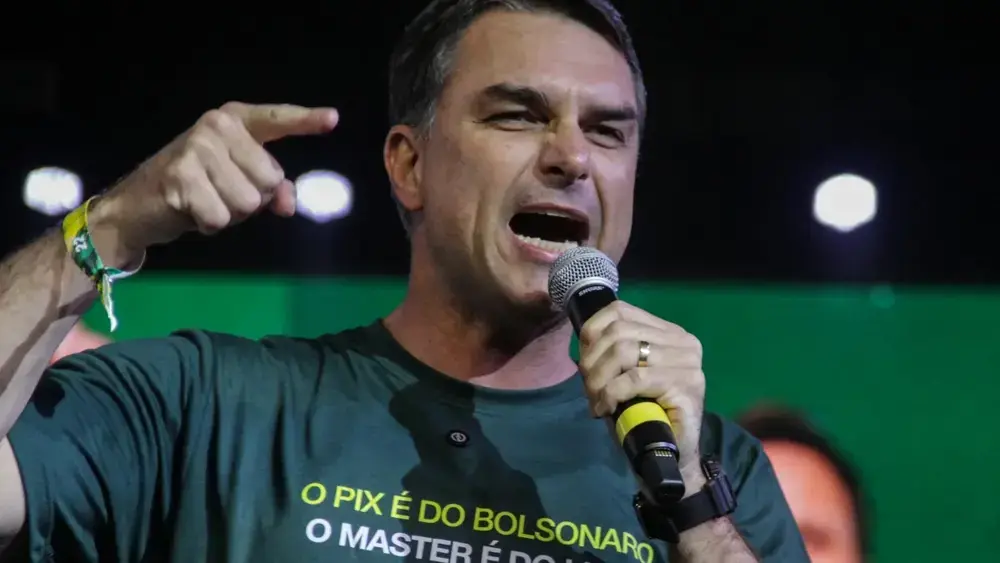 Flávio Bolsonaro espera apoio de União-PP