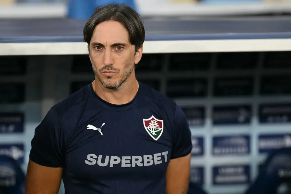 Fluminense empata com Vitória e perde chance de encostar no líder