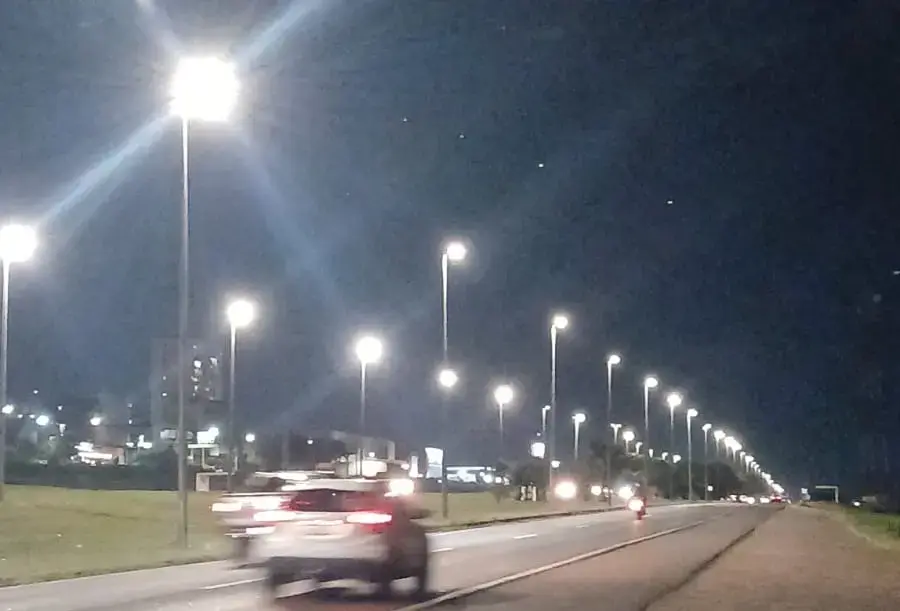Força-tarefa do GDF melhora iluminação em Samambaia