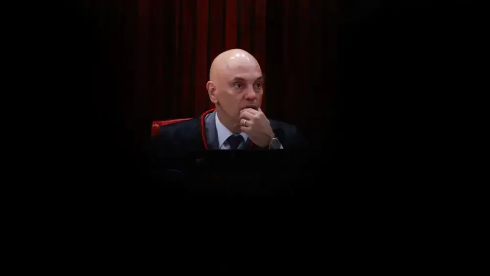 Justiça italiana nega extradição de Zambelli e atinge Moraes