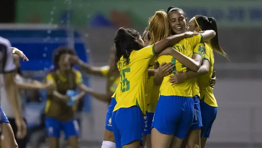 Lei ajusta férias escolares de 2027 para Copa Feminina