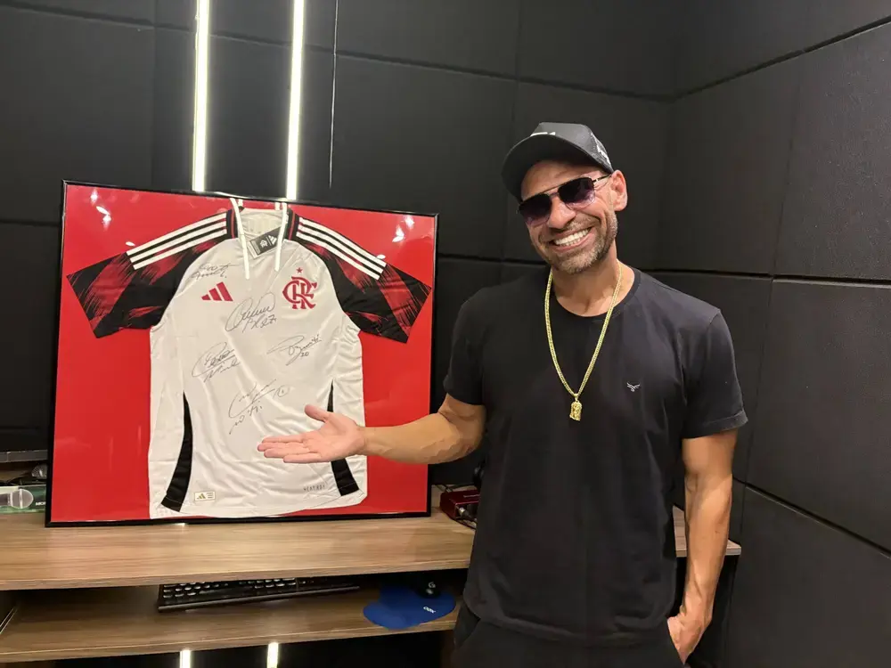Projeto social rifa camisa autografada do Flamengo