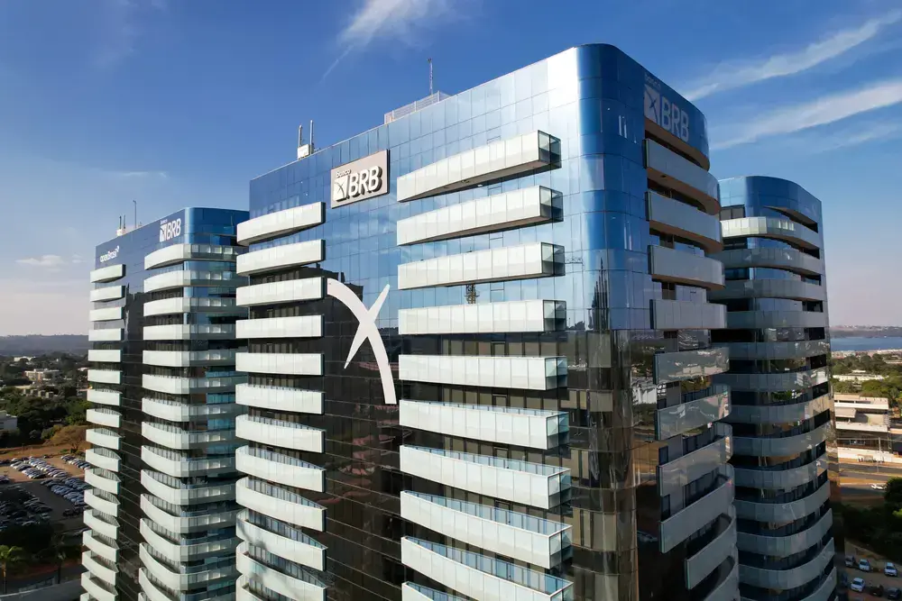 S&P rebaixa nota do BRB e cita incertezas em capitalização