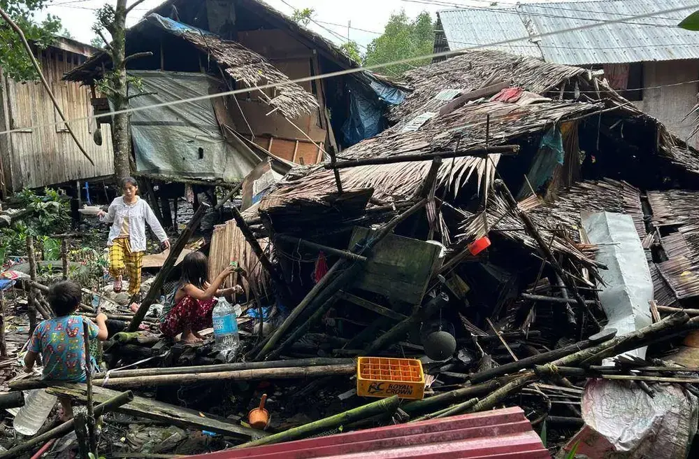 Terremoto 7,8 atinge Filipinas e gera alerta de tsunami