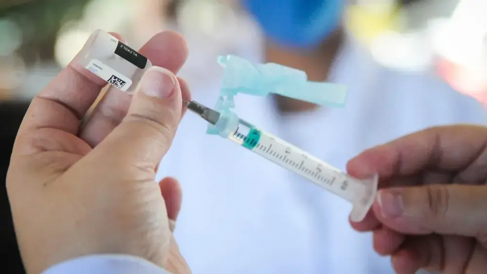 Vacinação contra HPV é prorrogada para jovens de 15 a 19 anos