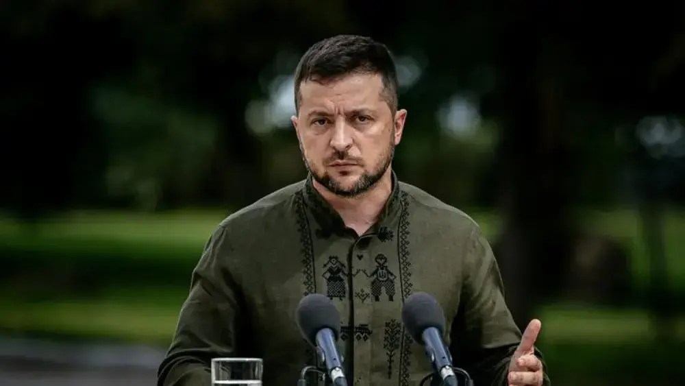 Zelensky enfrenta crise política com protestos na Ucrânia
