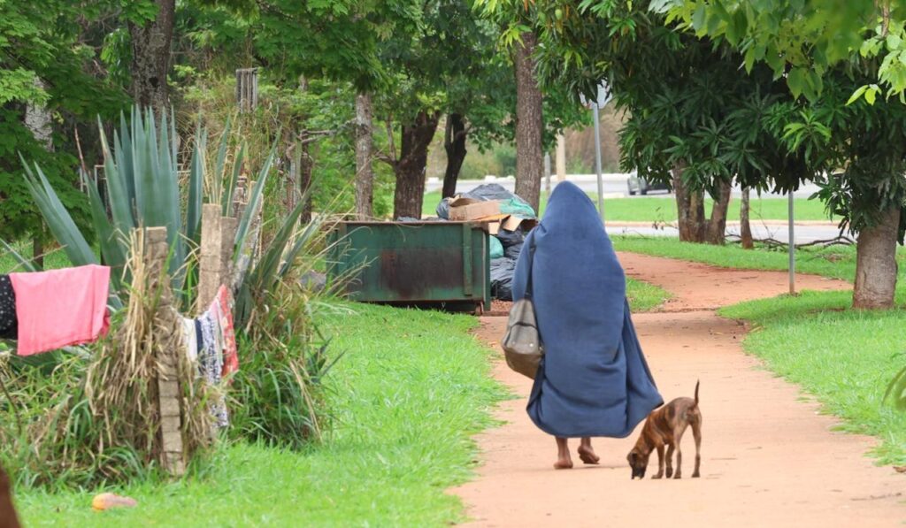 IBGE prevê censo inédito de população de rua em 2028