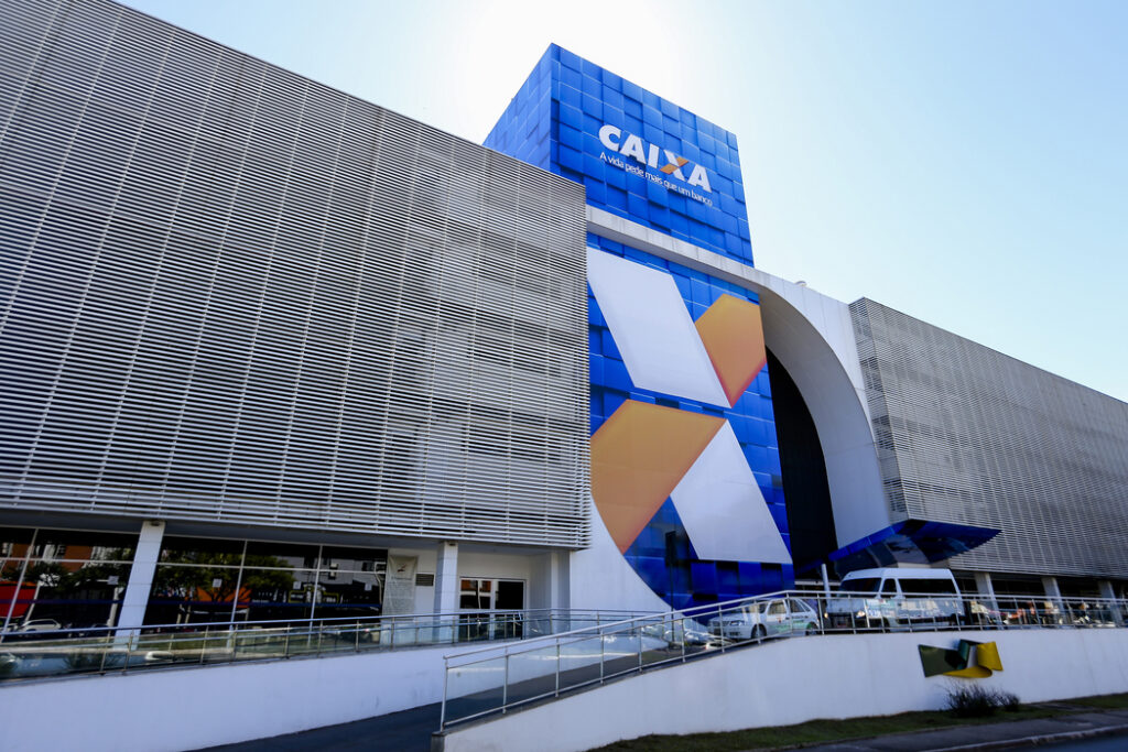 Ouro em alta e endividamento recorde aquecem penhor da Caixa