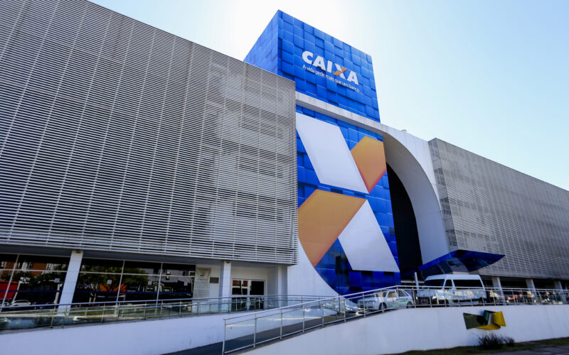 Ouro em alta e endividamento recorde aquecem penhor da Caixa