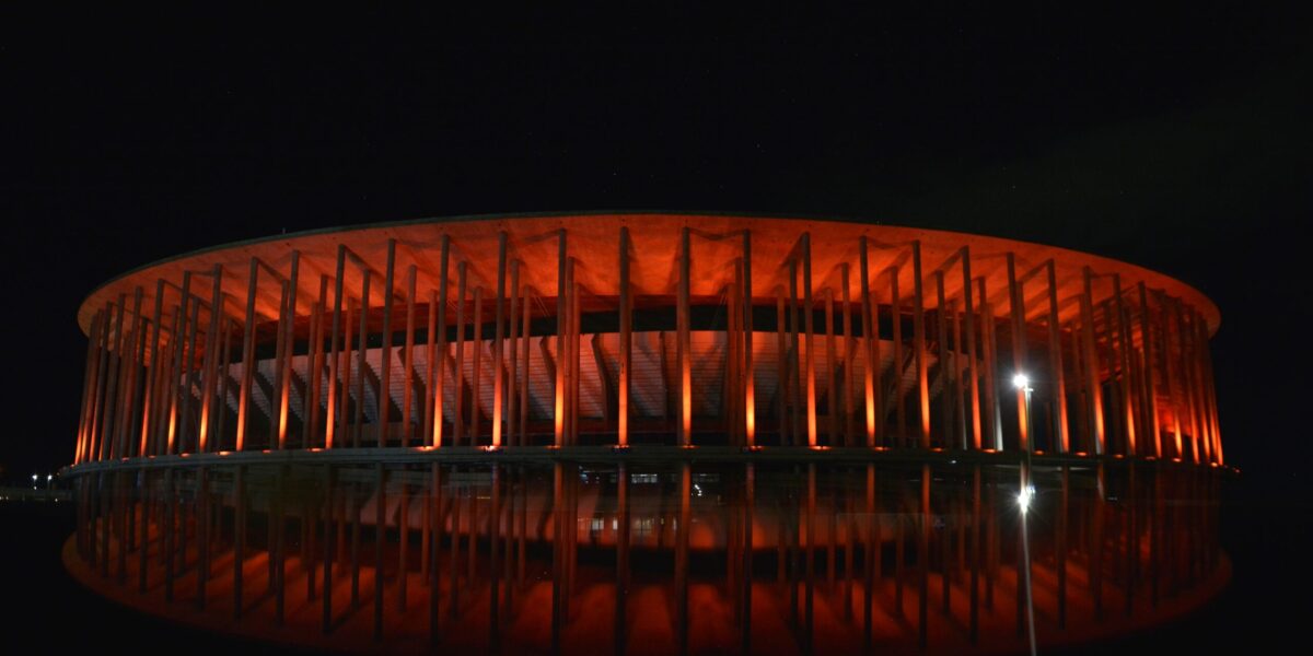 Brasília ilumina monumentos no Maio Laranja contra abuso infantil