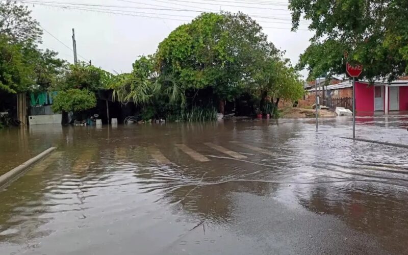 Chuvas no RS: 500 desalojados, rodovias fechadas e emergência
