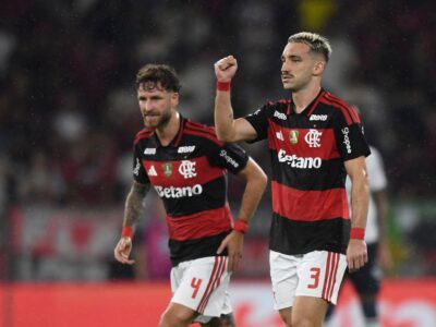 Flamengo empata com Athletico-PR e segue quatro pontos atrás do Palmeiras
