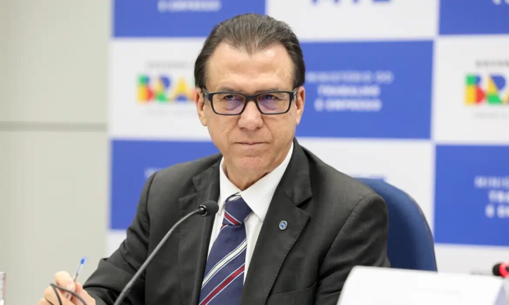 Marinho: Congresso precisa votar PEC da 6x1 e apps