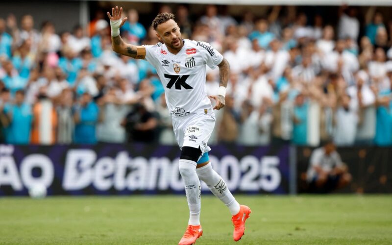 Neymar marca na ‘despedida’ da Vila e Santos vence Bragantino