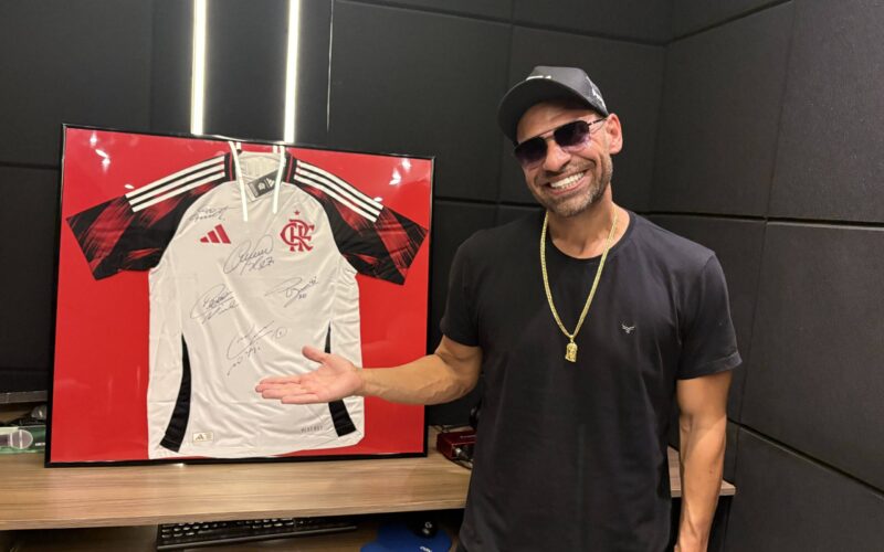 Projeto social rifa camisa autografada do Flamengo