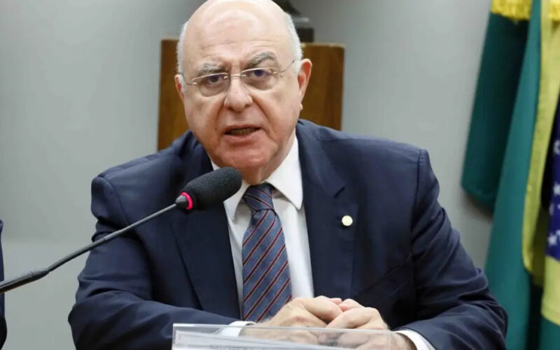 Relator remove anuência prévia de Conselho em projeto