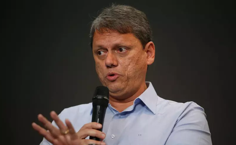 Tarcísio diz que avançou em SP sem apoio federal