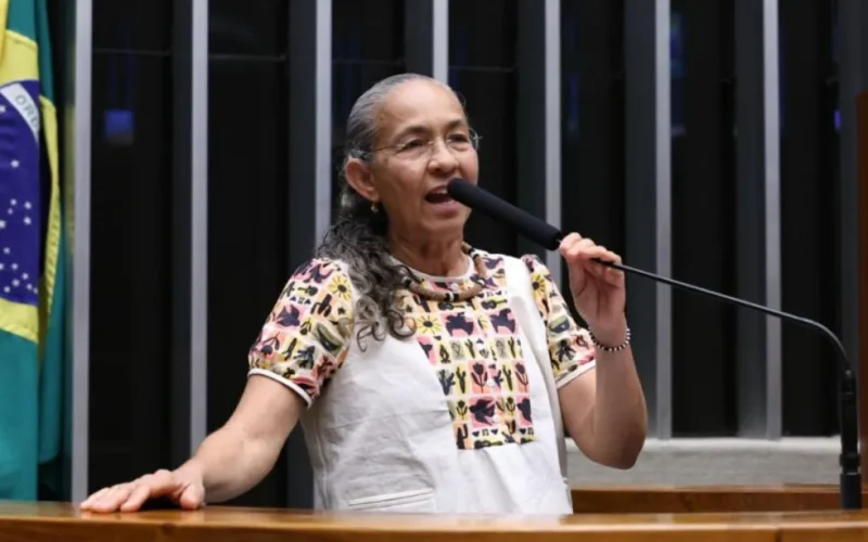Heloísa Helena deixa Câmara com discurso e 70 projetos