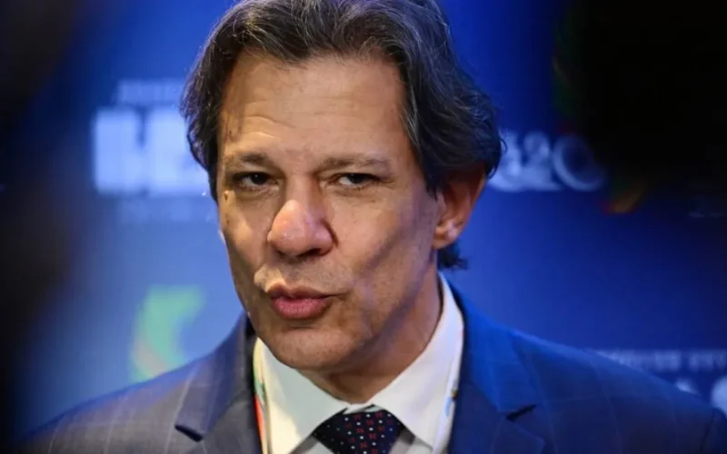 Lei deve ser aplicada a todos, diz Haddad sobre operação contra Wagner